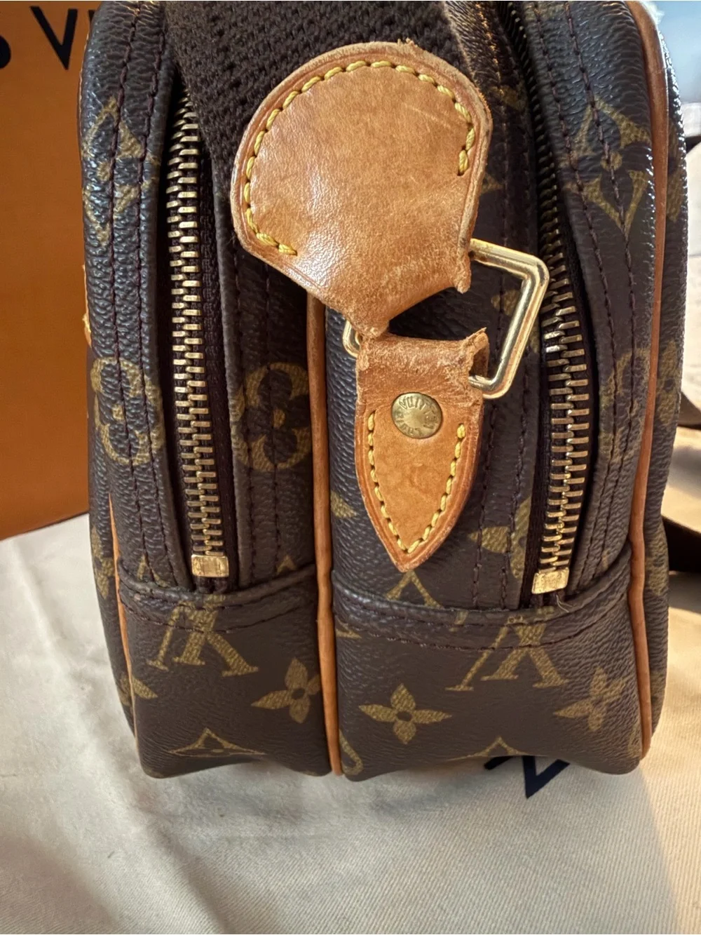 Louis Vuitton Reporter PM